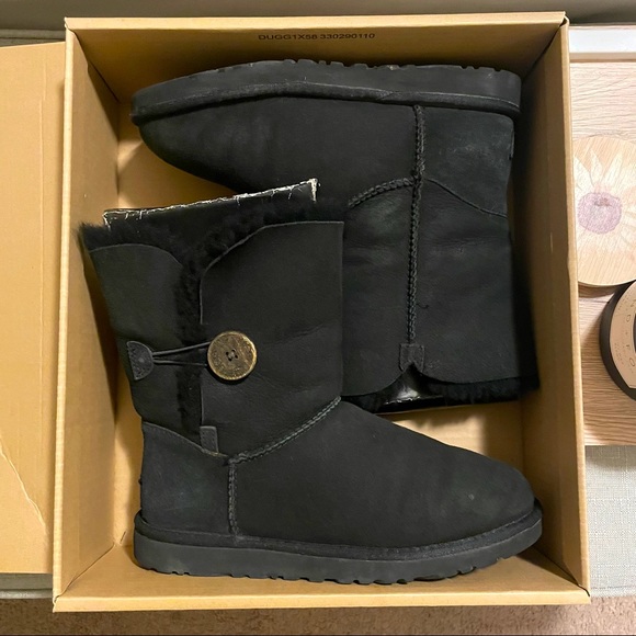 UGG Bailey Button Black Boots - Picture 3 of 3